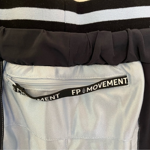 FREE PEOPLE MOVEMENT DRAFT PICK WOMENS SHORTS IN BLACK COMBO SIZE SM… - Picture 5 of 11